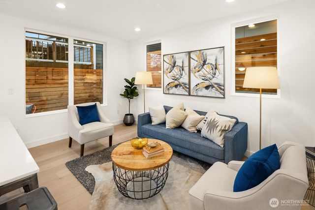 808 34th Avenue, Seattle, WA 98122