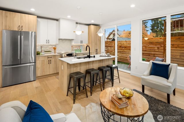 808 34th Avenue, Seattle, WA 98122