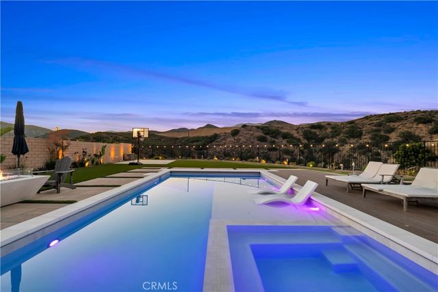21611 Canyon Cove, Chatsworth, CA 91311