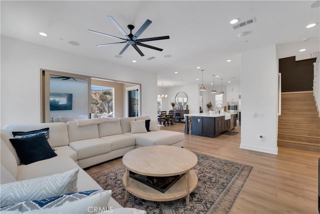 21611 Canyon Cove, Chatsworth, CA 91311