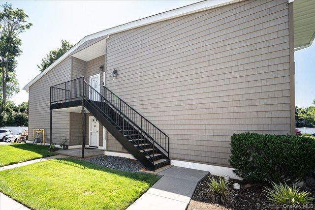 365 Route 111 A12, Smithtown, NY 11787