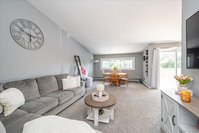 365 Route 111 A12, Smithtown, NY 11787