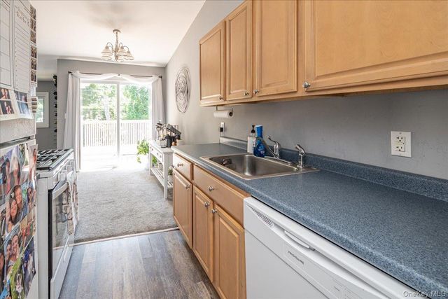 365 Route 111 A12, Smithtown, NY 11787