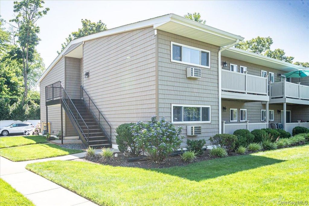 365 Route 111 A12, Smithtown, NY 11787