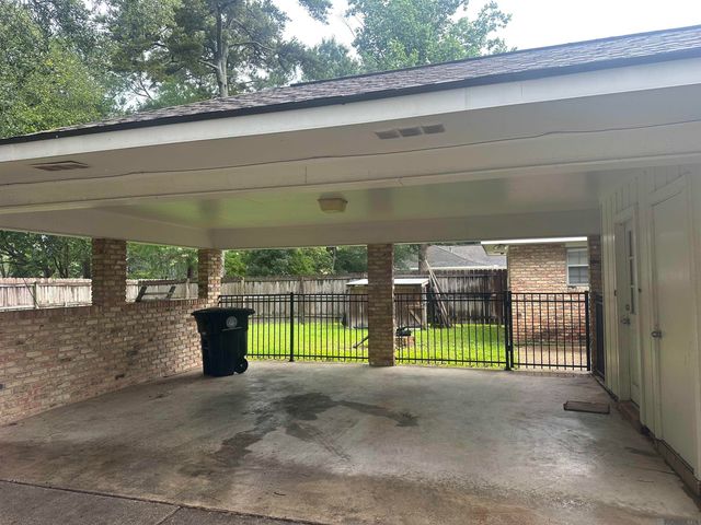 735 Bromley Dr, Baton Rouge, LA 70810