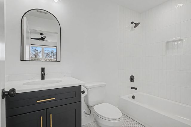 1241 N Avondale Cir Apt 121, Nashville, TN 37207