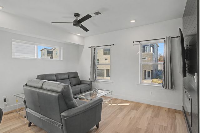 1241 N Avondale Cir Apt 121, Nashville, TN 37207