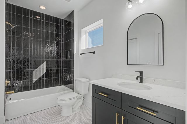 1241 N Avondale Cir Apt 121, Nashville, TN 37207