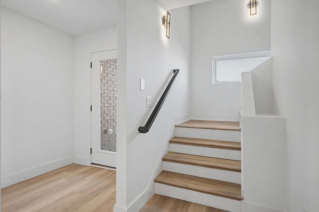 1241 N Avondale Cir Apt 121, Nashville, TN 37207