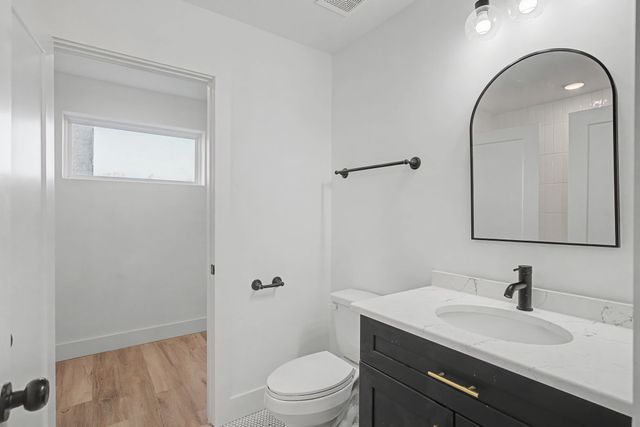1241 N Avondale Cir Apt 121, Nashville, TN 37207