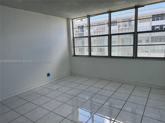 16740 NE 9th Ave 608, North Miami Beach, FL 33162