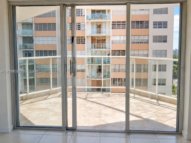 16740 NE 9th Ave 608, North Miami Beach, FL 33162
