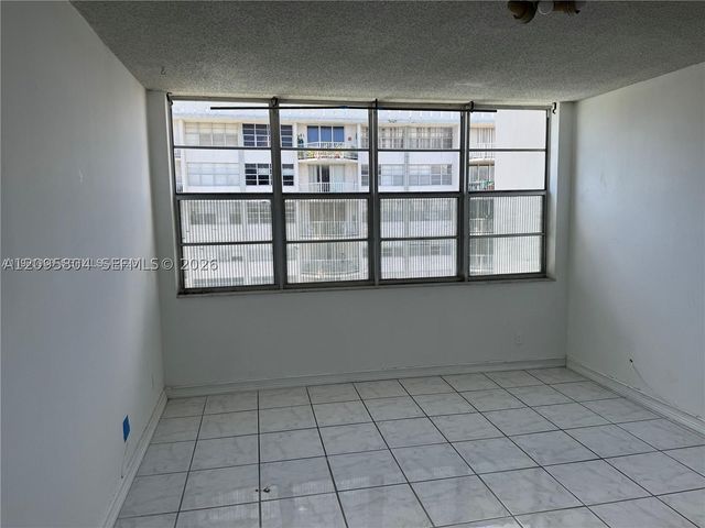 16740 NE 9th Ave 608, North Miami Beach, FL 33162