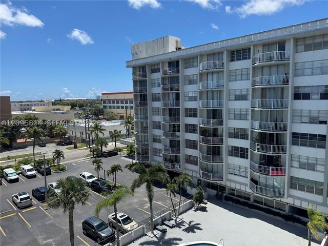 16740 NE 9th Ave 608, North Miami Beach, FL 33162