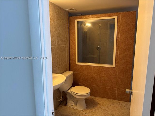 16740 NE 9th Ave 608, North Miami Beach, FL 33162
