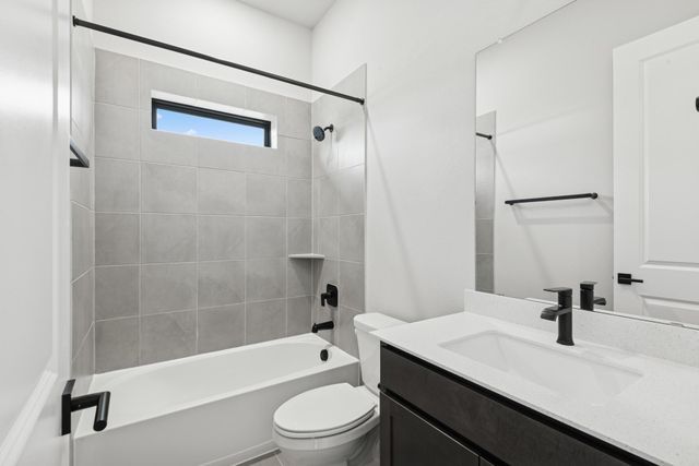 11811 Bush Tail Court, Mont Belvieu, TX 77523