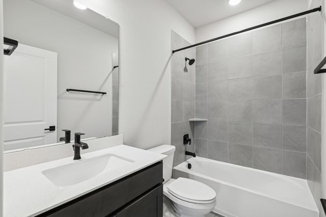 11811 Bush Tail Court, Mont Belvieu, TX 77523