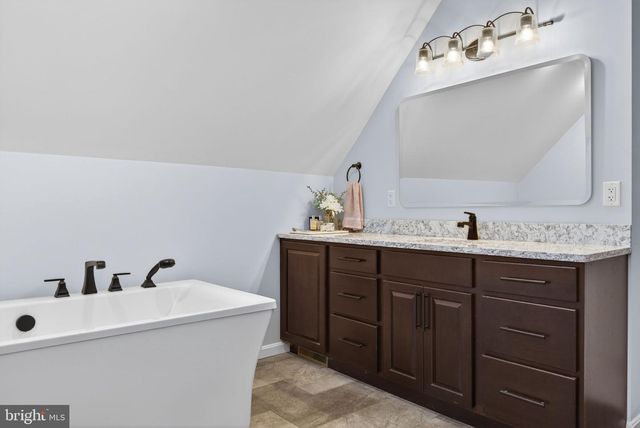7 MARQUIS CT, Lititz, PA 17543