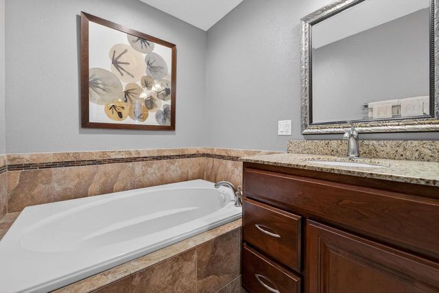 2014 Cardinal Way, Waunakee, WI 53597