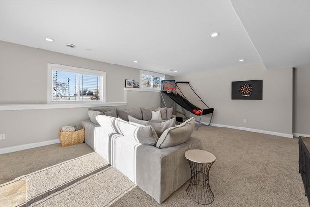 2014 Cardinal Way, Waunakee, WI 53597