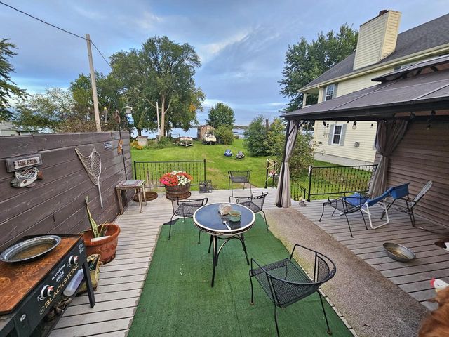 25401 W Loomis ROAD, Waterford, WI 53185