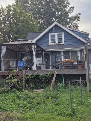 25401 W Loomis ROAD, Waterford, WI 53185