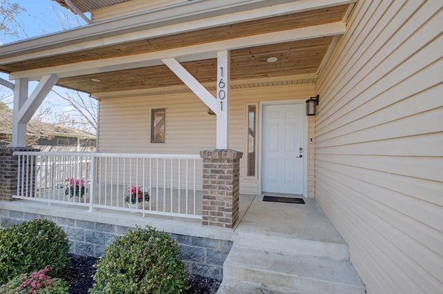 1601 Damron Rd, Estill Springs, TN 37330