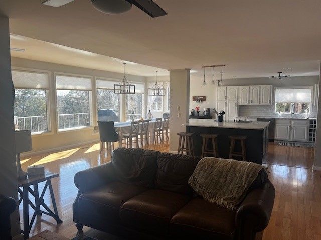 1601 Damron Rd, Estill Springs, TN 37330