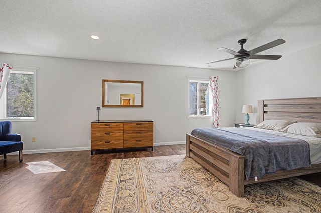 1601 Damron Rd, Estill Springs, TN 37330