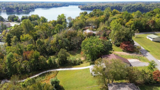 1601 Damron Rd, Estill Springs, TN 37330