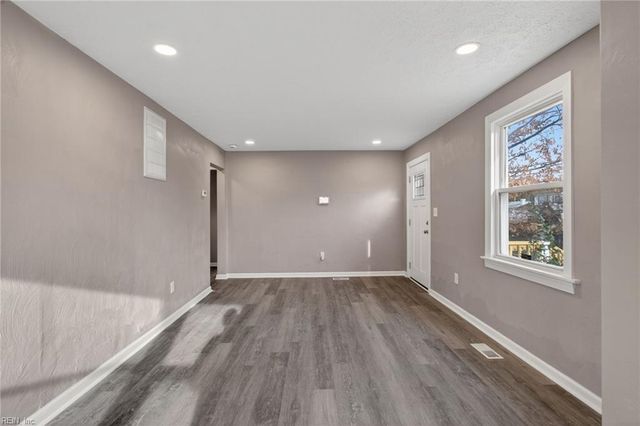 1809 Roanoke AVE, Newport News, VA 23601