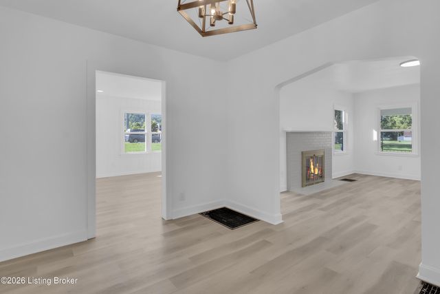 1813 Rockford Ln, Louisville, KY 40216
