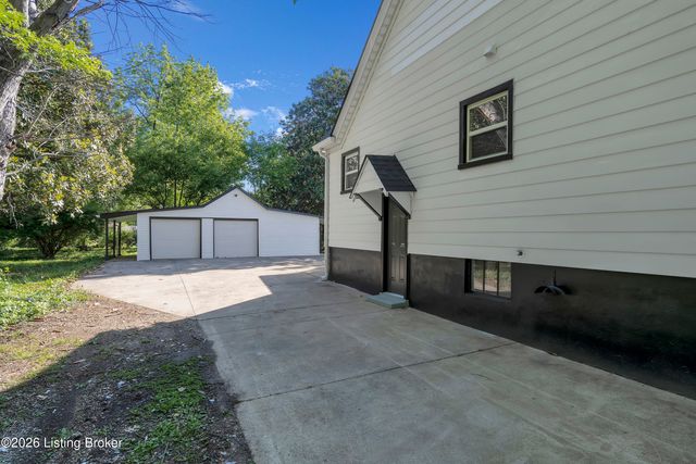 1813 Rockford Ln, Louisville, KY 40216