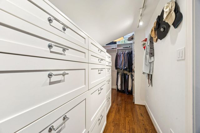 220 E 8th Street, Houston, TX 77007