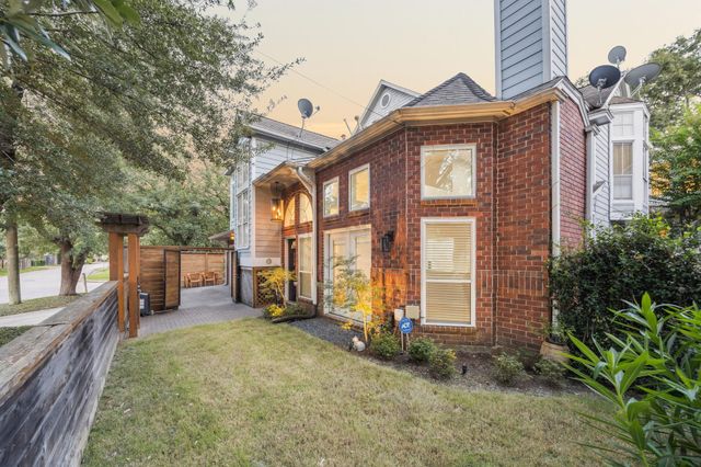 220 E 8th Street, Houston, TX 77007