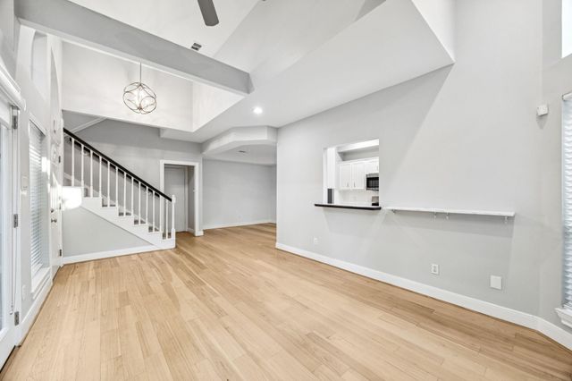 220 E 8th Street, Houston, TX 77007