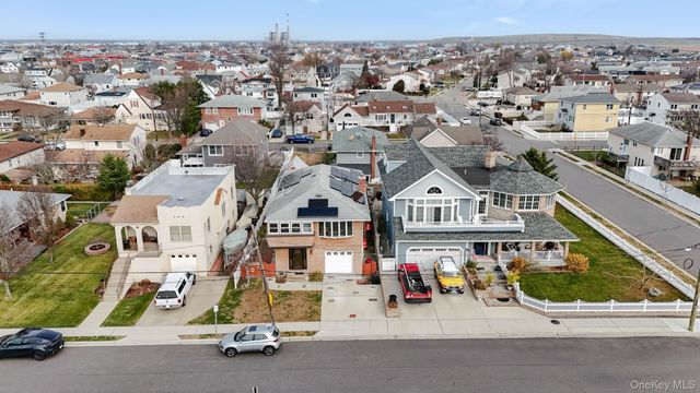 179 California Place N, Island Park, NY 11558