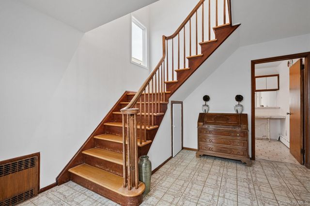 179 California Place N, Island Park, NY 11558