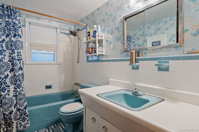 179 California Place N, Island Park, NY 11558