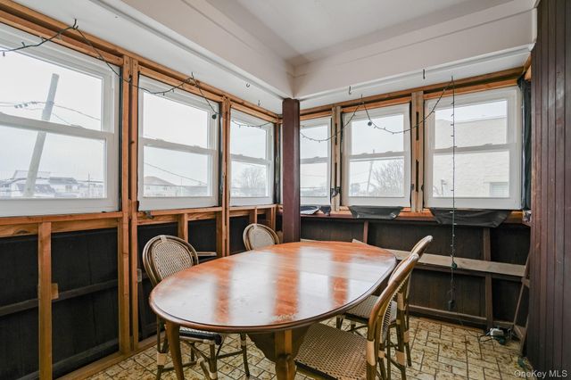 179 California Place N, Island Park, NY 11558