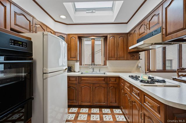 179 California Place N, Island Park, NY 11558