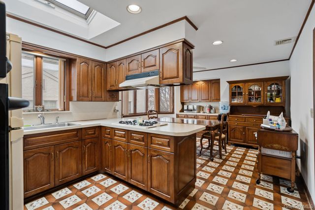 179 California Place N, Island Park, NY 11558