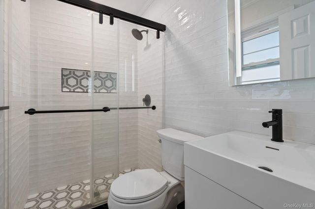 179 California Place N, Island Park, NY 11558