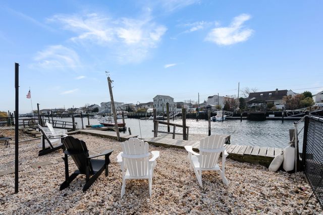 179 California Place N, Island Park, NY 11558