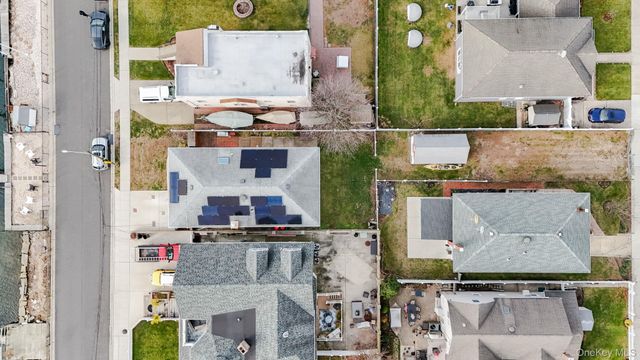 179 California Place N, Island Park, NY 11558