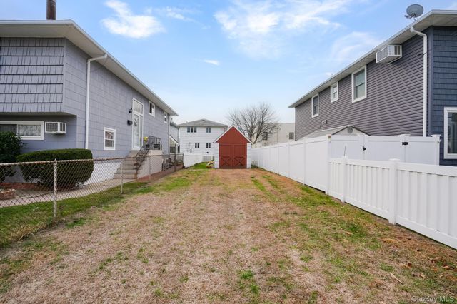 179 California Place N, Island Park, NY 11558