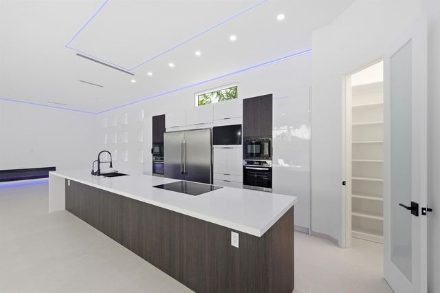 1629 NE 1st Avenue, Fort Lauderdale, FL 33305