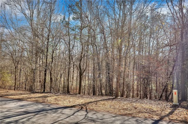 1102 Bay Drive, Fair Play, SC 29643
