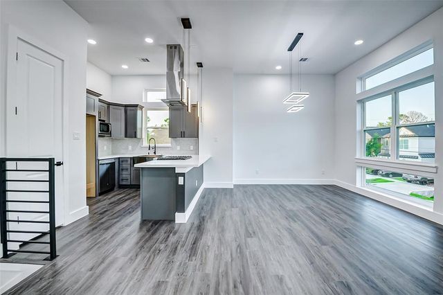 1913 Hoskins Drive J, Houston, TX 77080