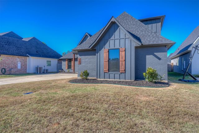 703 Julesburg Lane, Benton, LA 71006